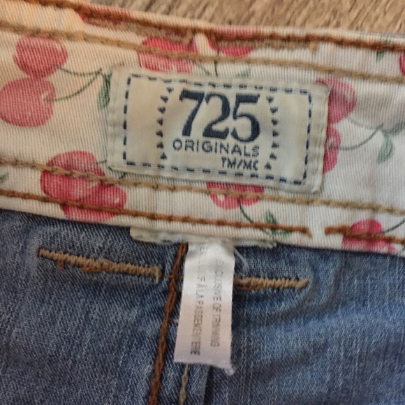 Ladies Levis shorts, size 27 - Picture 5 of 5